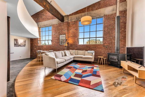 Rooftop Warehouse In Fitzroy - Kawana Tourism 0