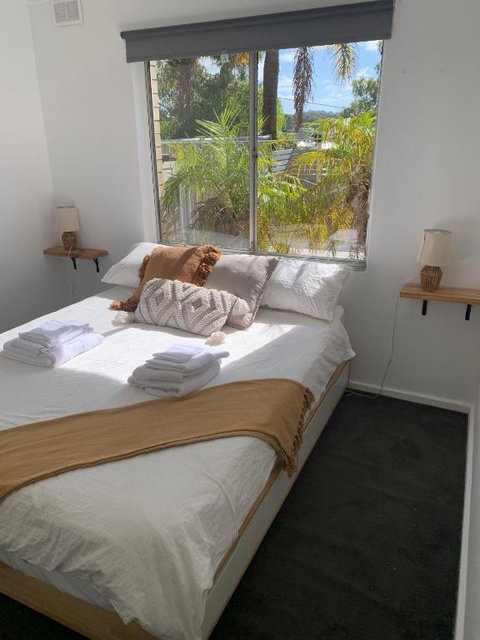 Room For Rent - Kawana Tourism 0