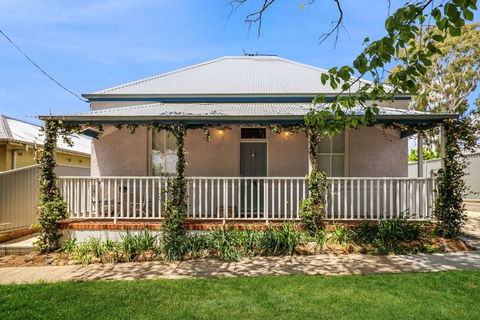 RoseBerne Cottage - Kawana Tourism 0