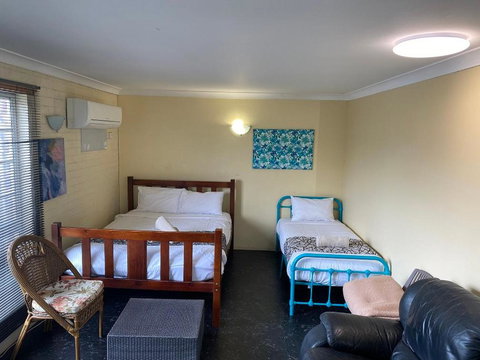 Rosebourne Gardens Motel - Kawana Tourism 3