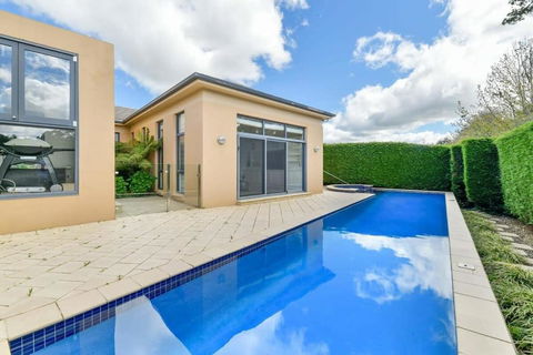 Roselawn Retreat - Pool, Incredible Views, Sleeps 8 - Kawana Tourism 3