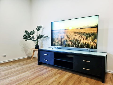 Rosie House-Spacious Comfortable Home - Kawana Tourism 3