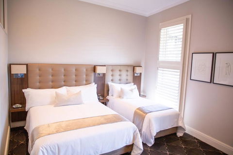 Royal Hotel Randwick - Kawana Tourism 0