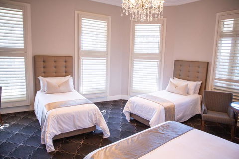 Royal Hotel Randwick - Kawana Tourism 1