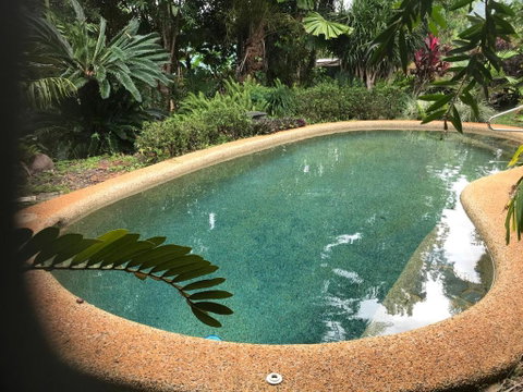 Royal Palm Cottage, Entire Two Bedroom 2 Bathroom House With Pool - Kawana Tourism 2
