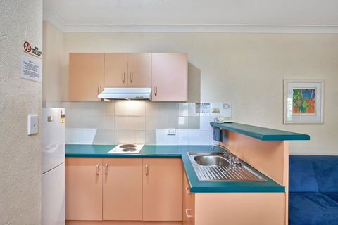 Royal Palm Villas - Kawana Tourism 1