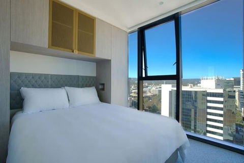 Rundle Retreat - 2BR Apartment With Stunning Views - Kawana Tourism 1
