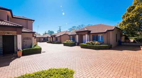 Ruthmor Villas - Kawana Tourism 2