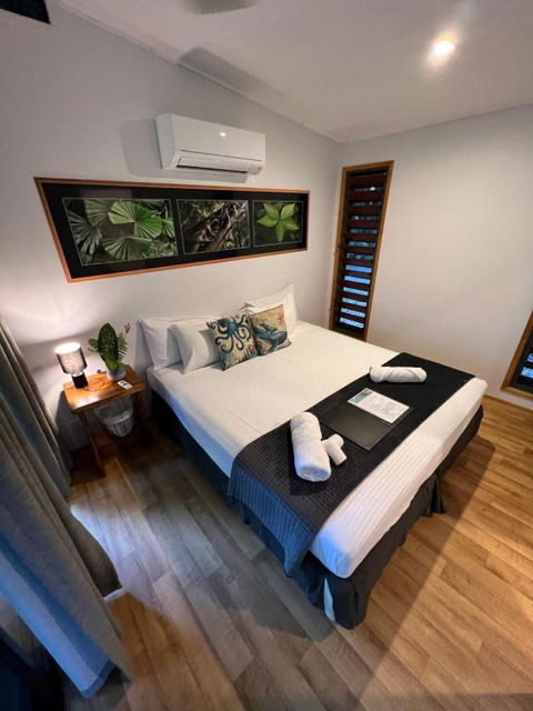 Safari Lodge - Kawana Tourism 1