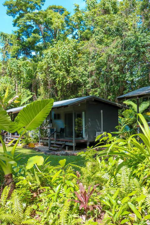 Safari Lodge - Kawana Tourism 0