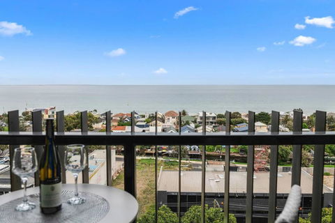 Sails By The Bay - Ocean Views - Wi-Fi - Netflix - Kawana Tourism 0