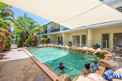 Sails On Horseshoe Apartment 5 - Kawana Tourism 2