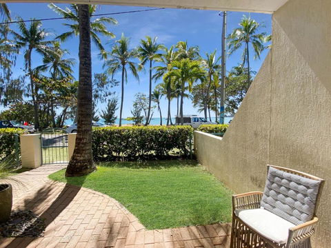 Sails On Horseshoe Apartment 5 - Kawana Tourism 0