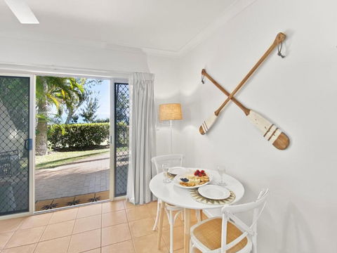Sails On Horseshoe Apartment 5 - Kawana Tourism 3
