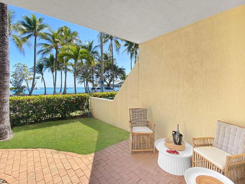 Sails On Horseshoe Apartment 5 - Kawana Tourism 1