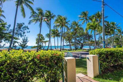 Sails On Horseshoe Apartment 6 - Kawana Tourism 2