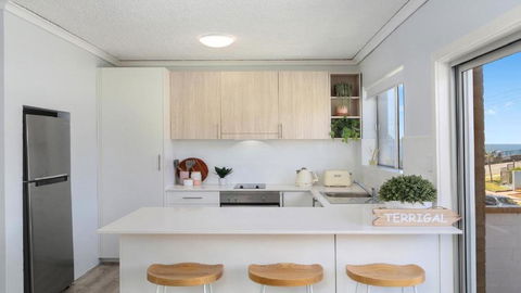 Salt Life Short Walk To Beach, Shops Cafes Accom Holidays - Kawana Tourism 1