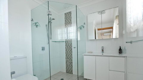 Salt Water Villa Bermagui Four Bedroom Central Location With Wifi - Kawana Tourism 3