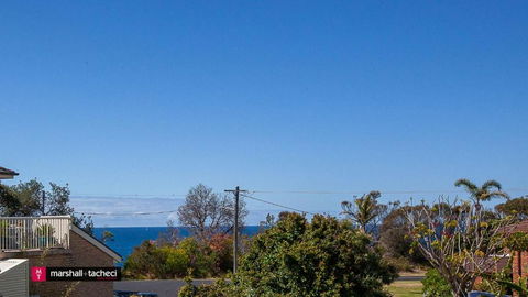 Salt Water Villa Bermagui Four Bedroom Central Location With Wifi - Kawana Tourism 1