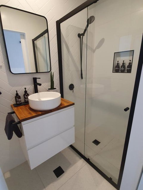 Saltwater Apartments - Kawana Tourism 3