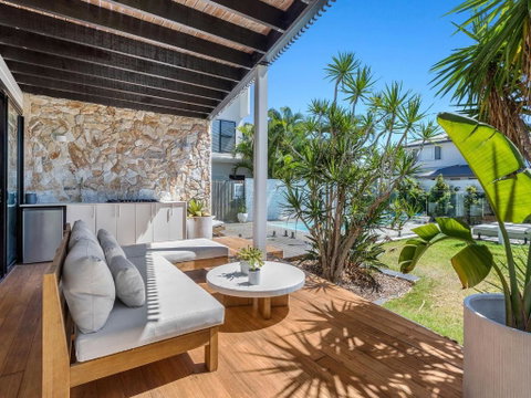 Salty Haven - Kawana Tourism 0