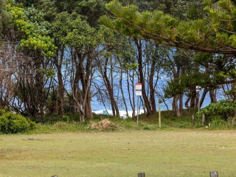 Salty Kisses On Marine Parade - Kawana Tourism 1