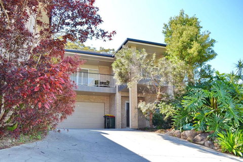 Salty Kisses - Bring Your Own Linen. - Kawana Tourism 0