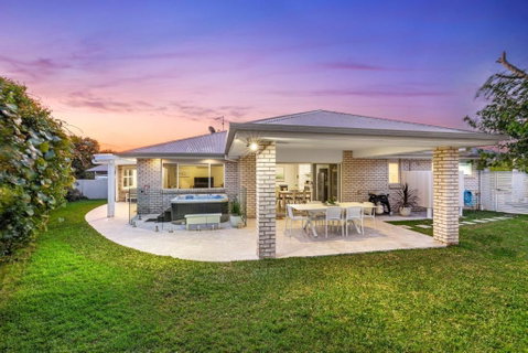 Salty Pause At Bondi House - With Spa And Pet Friendly! - Kawana Tourism 3