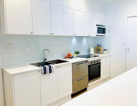 SALTY SNOOZE - Your Coastal Holiday House - Kawana Tourism 2