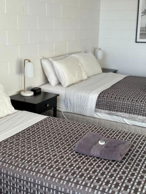 San Remo Hotel Motel - Kawana Tourism 1