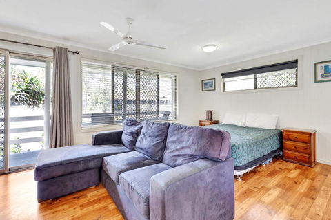 Sanctuary Lakes Fauna Retreat - Kawana Tourism 1