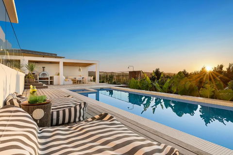 Sanctuary Spaces - Sundowner - Kawana Tourism 1