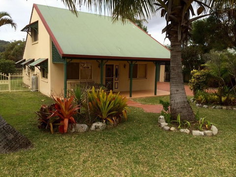Sand Piper Cottage Rainbow Beach - Kawana Tourism 0