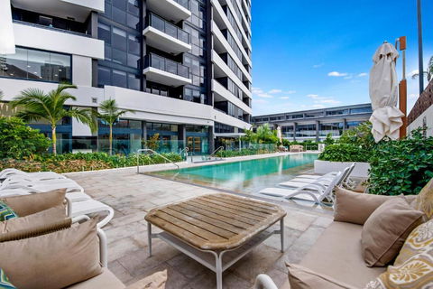 Ruby Building - Self Contained, Privately Managed Apartments - Kawana Tourism 0