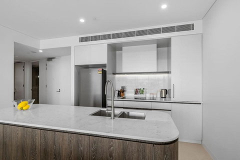 Sailview Escape - A Tranquil Marina Hideaway - Kawana Tourism 2