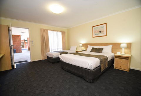 Sandown Heritage Motel - Kawana Tourism 3