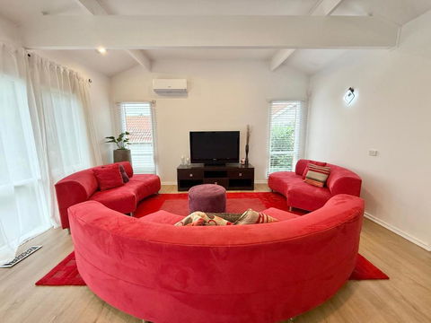 Sanrio Dream Villa Family Retreat With Views - Kawana Tourism 3