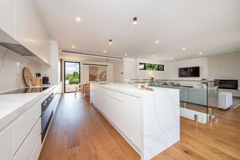 Sandringham Sunshine Escape - Kawana Tourism 3