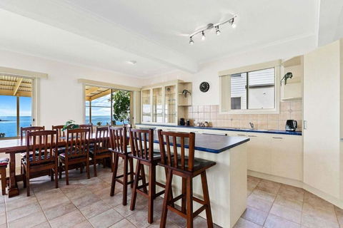 Sandbar On Moreton 5 Bedroom - Kawana Tourism 3