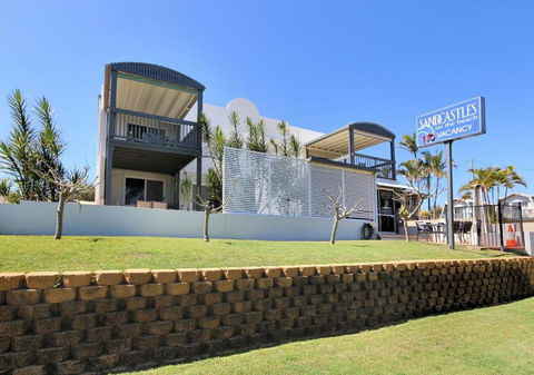 Sandcastles 6 - Kawana Tourism 0