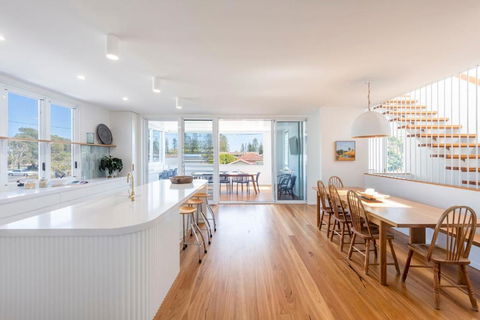 Sandhurst - Oceanstays - Kawana Tourism 0