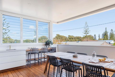 Sandhurst - Oceanstays - Kawana Tourism 3