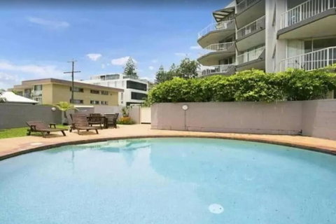 Sandown - Hosted By Burleigh Letting - Kawana Tourism 0