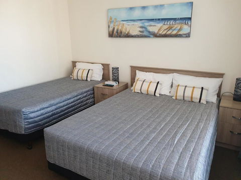 Sandpiper Motel Ulladulla - Kawana Tourism 1