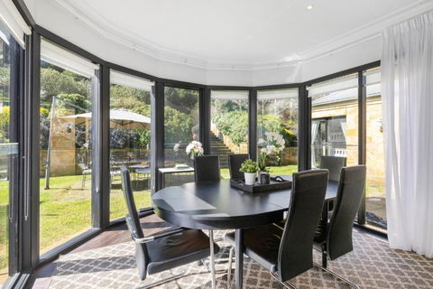 Sandstone Estate - Kawana Tourism 0