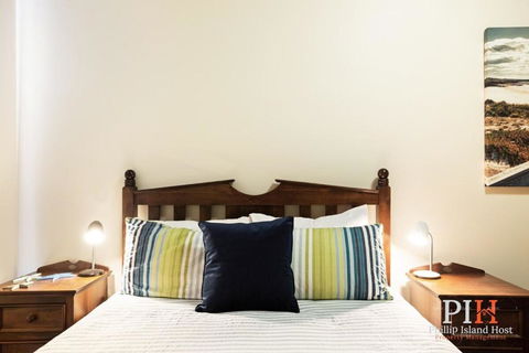 Sandy Bay Getaway W Spa 4 Bdr - Kawana Tourism 2