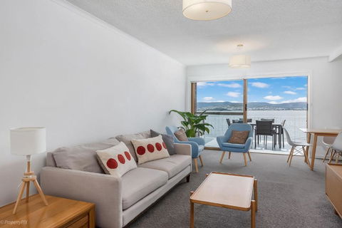 Sandy Bay Waterfront - Kawana Tourism 0