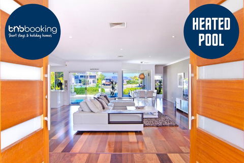 SEACLUSION 5 Bed Waterfront, Sleeps 12 - Kawana Tourism 0
