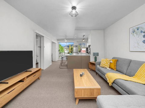 Sandy Bay Apartment With Hobart River View, Near UTAS - Stroll To Cafes And Shops - Kawana Tourism 2