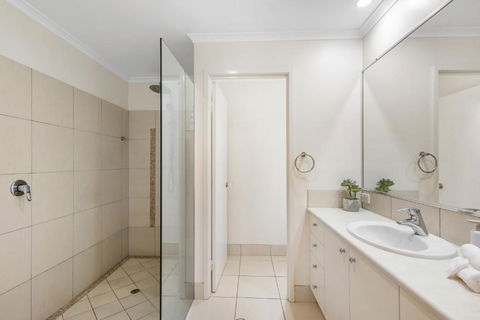 Seatides Mooloolaba - Kawana Tourism 1